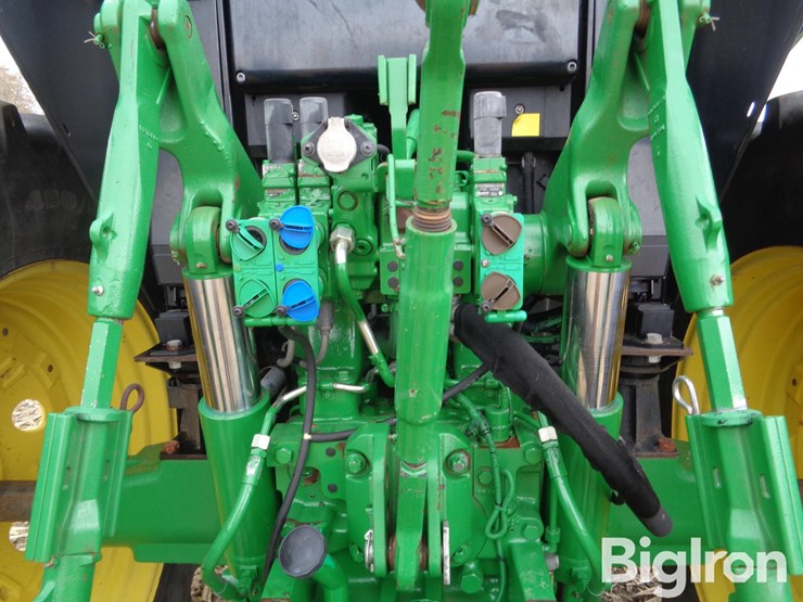 2018-john-deere-6155m-image-10