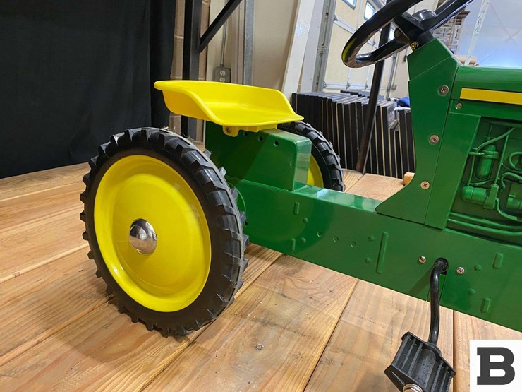 john-deere-4430-toy-pedal-tractor-image-6