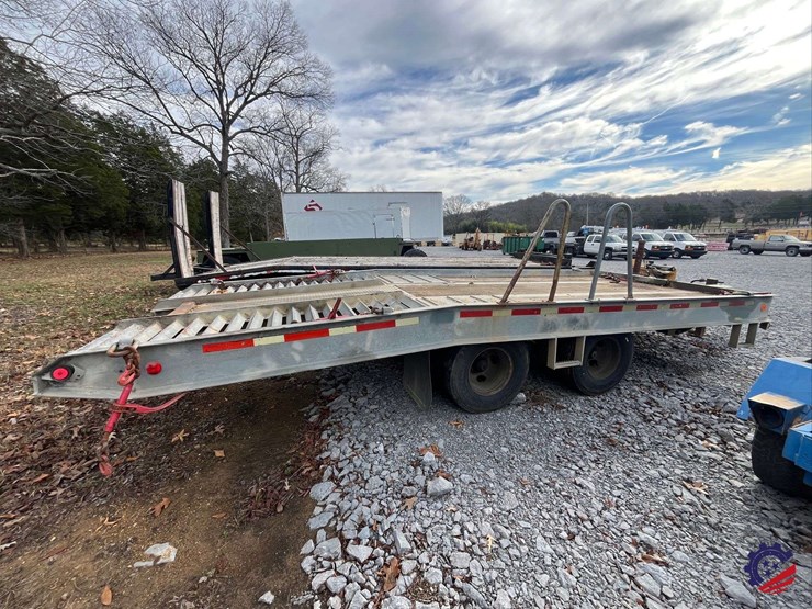 t/a-21’-x-8’-tilt-equipment-trailer-image-6