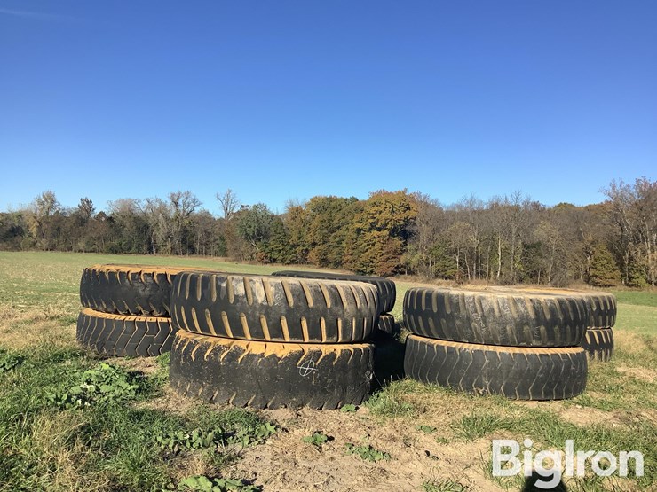 caterpillar-rims-&-tires-image-1