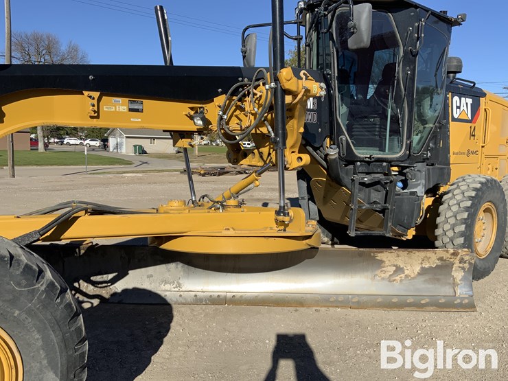 2018-caterpillar-12m3-awd-image-9
