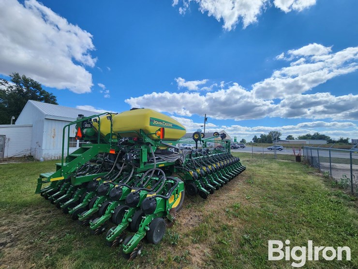 2013-john-deere-db60-image-5