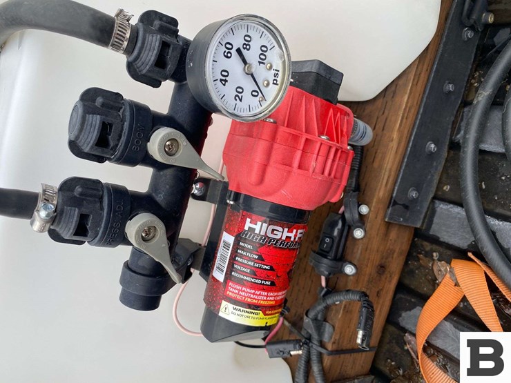 2021-john-deere-gator-image-19