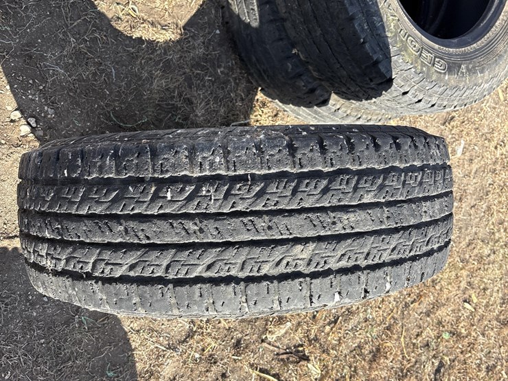 yokohama-lt275/70r18-tires-image-15
