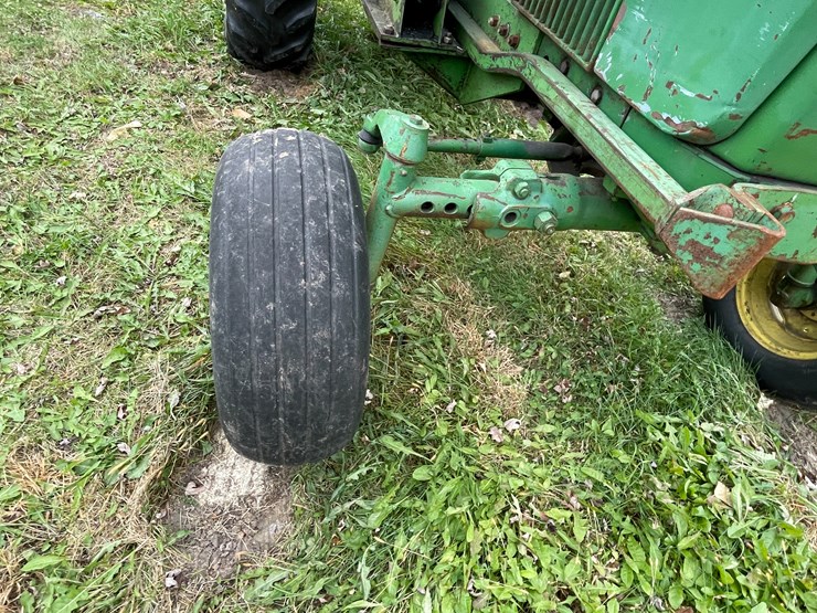 john-deere-4010-image-17