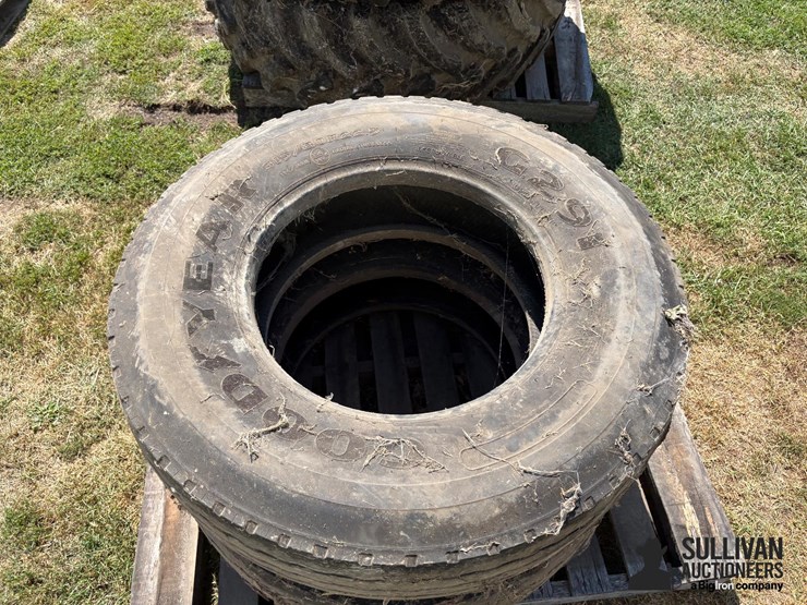 315/80r22.5-tires-image-2