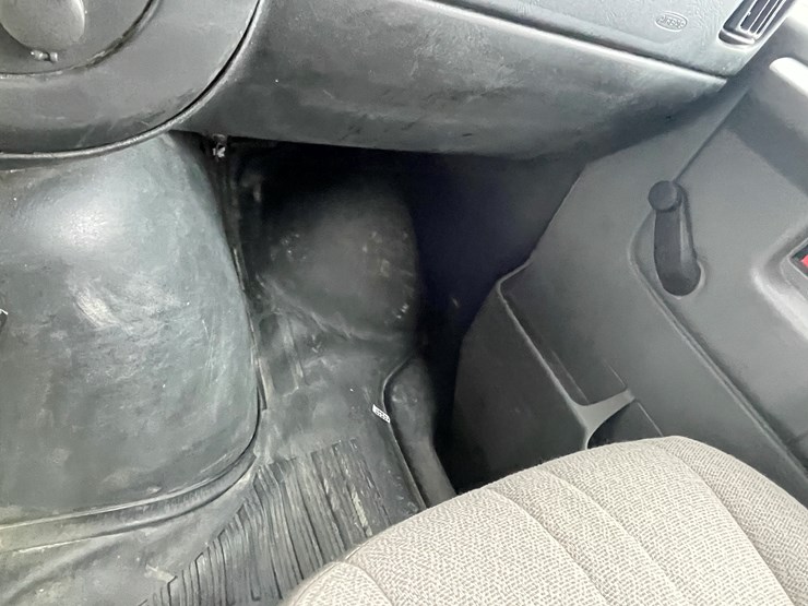 #1064-•-2012-gmc-savana-1-ton-van-(has-wi-title)-image-59