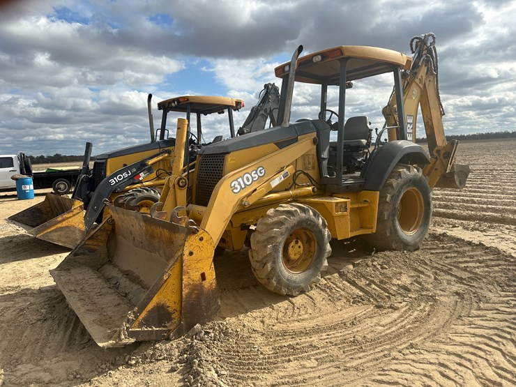 deere-310sg-image-1