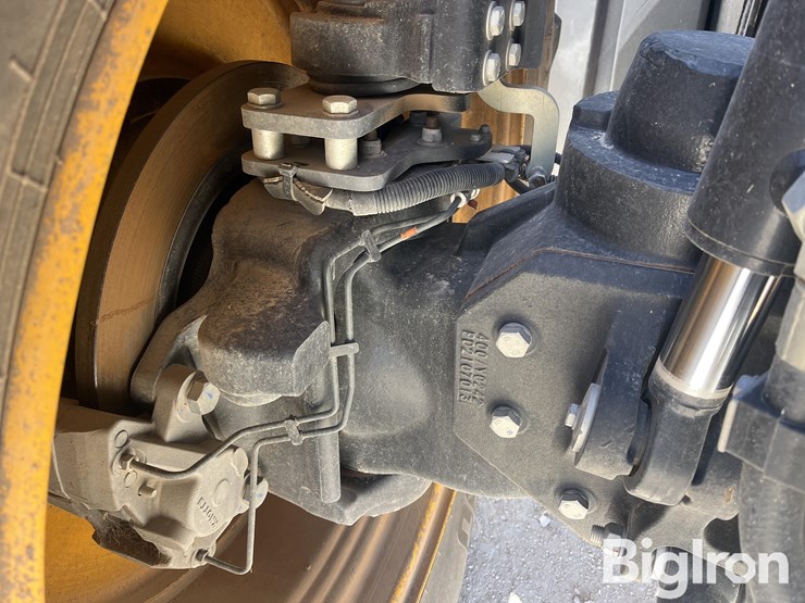 2021-jcb-fastrac-8330-image-20