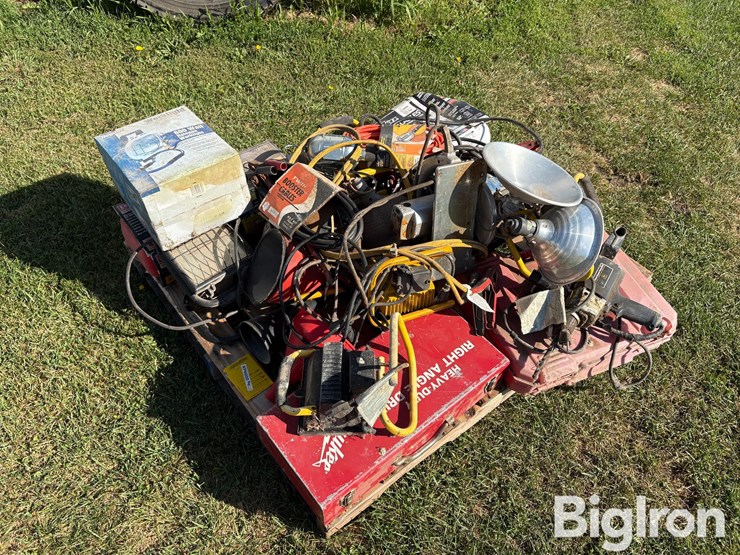 misc-pallet-of-shop-tools-image-1