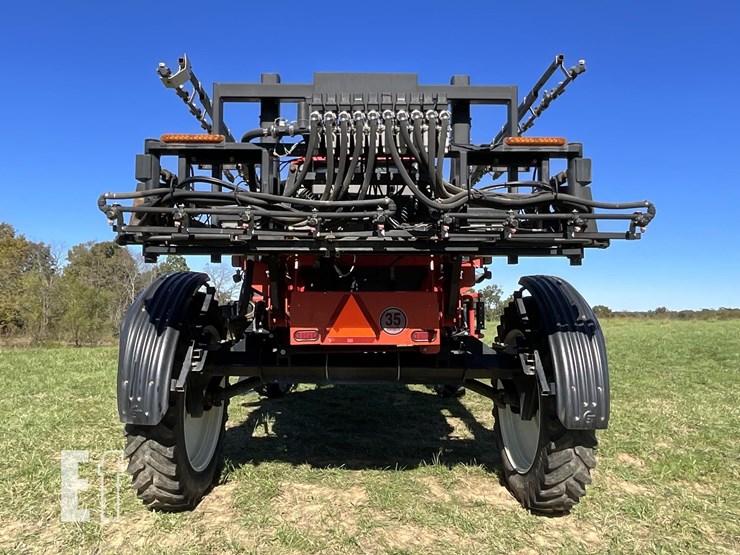 2012-apache-as720-image-4