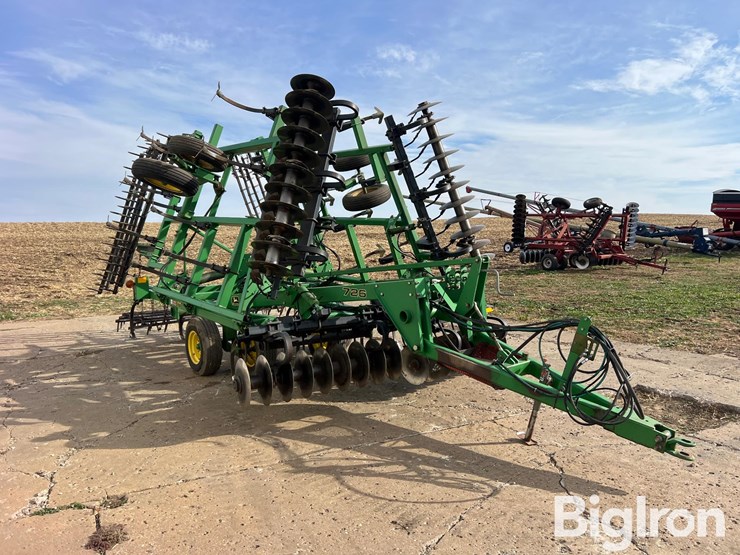 john-deere-726-image-3