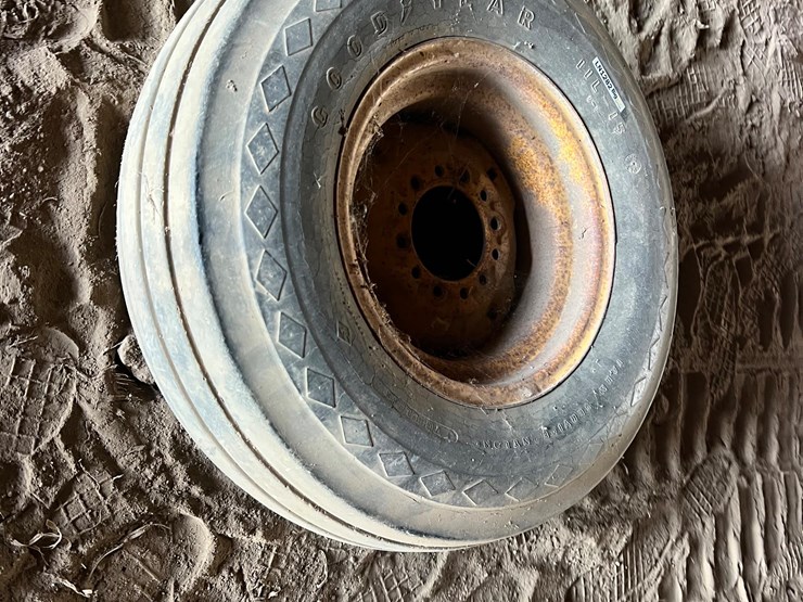 goodyear-11l-15-tire-image-2