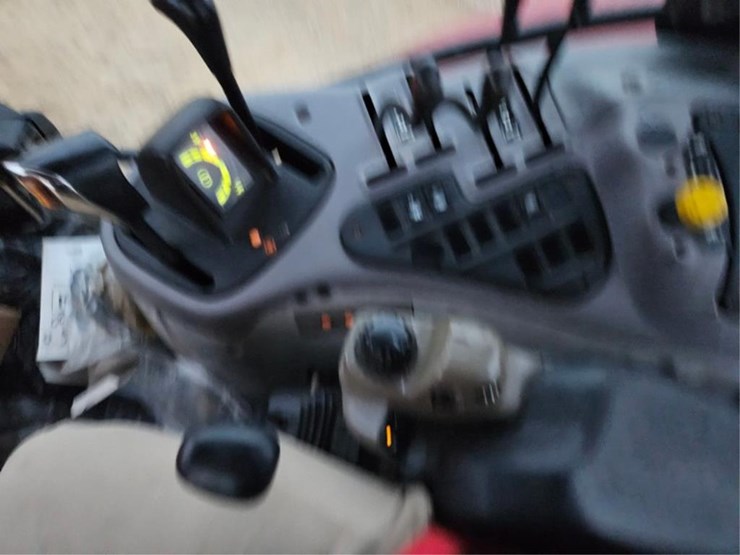 case-ih-mxu100-image-33