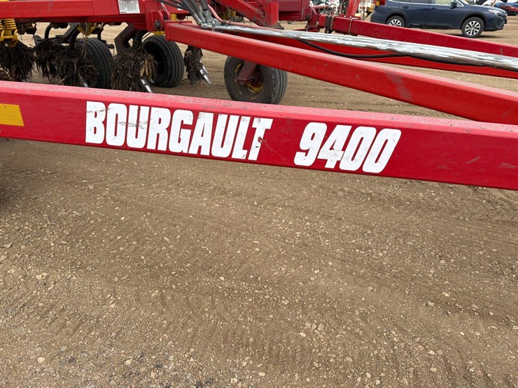 2014-bourgault-9400-image-11
