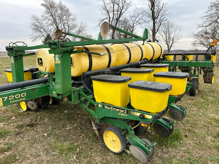 john-deere-7200-image-11