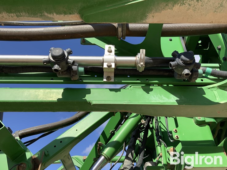 2021-john-deere-r4045-image-15