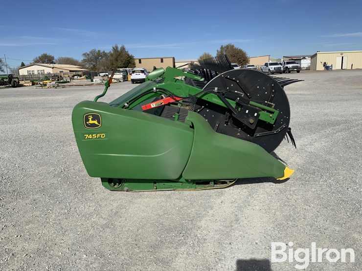 2020-john-deere-745fd-image-4