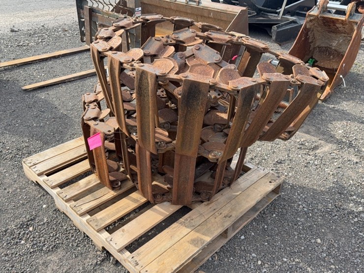 #2007-•-set-of-steel-skid-steer-tracks-image-2