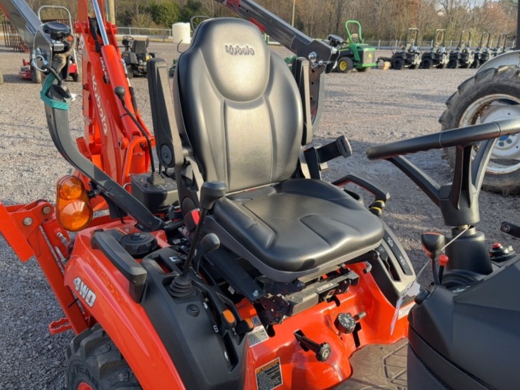 #3031-•-kubota-bx235-tractor-image-6
