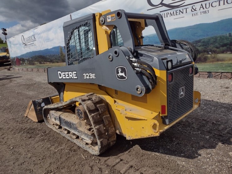deere-323e-image-39