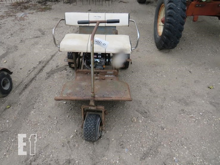 older-golf-cart-image-1