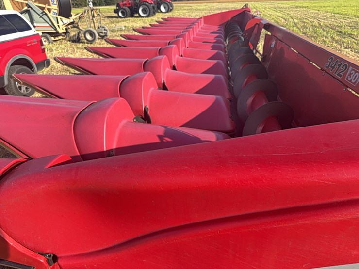 2011-case-ih-3412-image-2