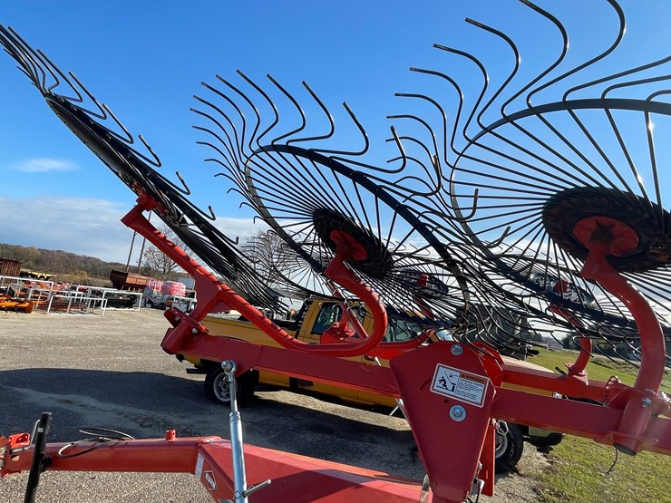 #1463-•-(8)-wheel-kuhn-speedrake-image-17