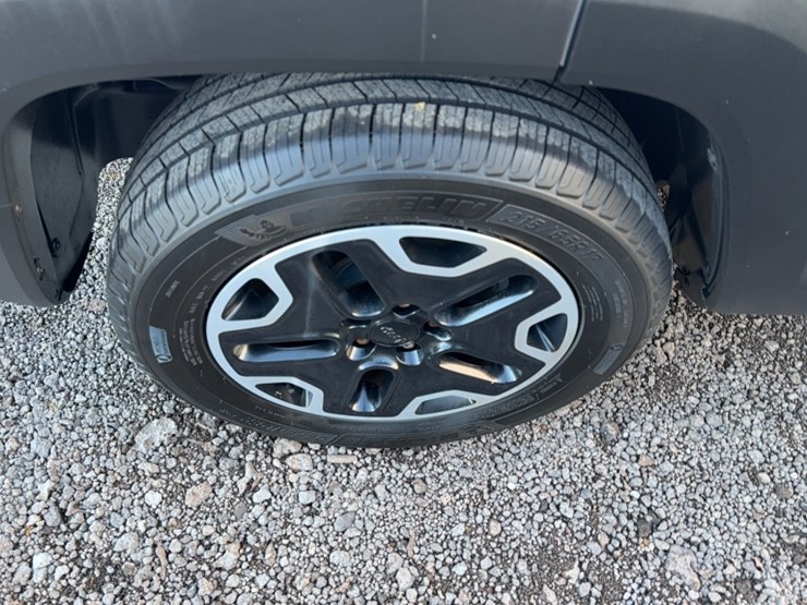 2016-jeep-renegade-image-5