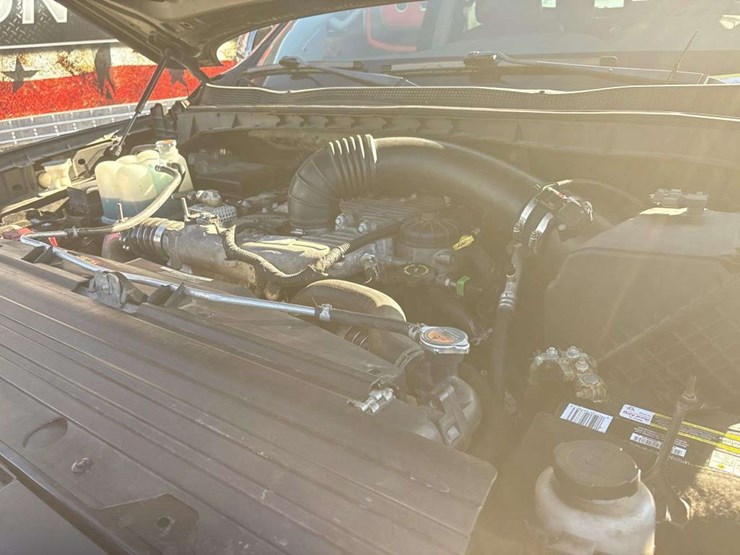 2016-nissan-titan-image-26