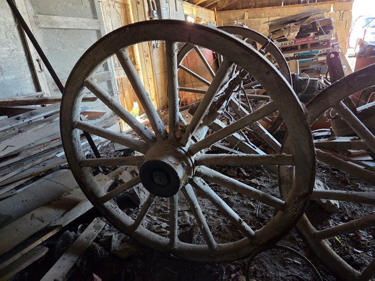 wooden-buck-board-wagon-image-11