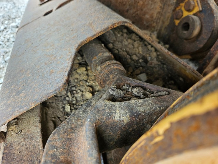 2002-caterpillar-d5g-xl-image-65