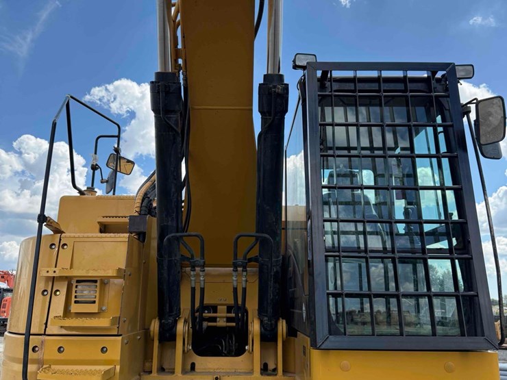 2014-caterpillar-328d-lcr-image-12