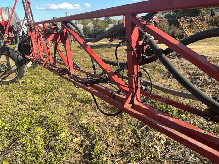 case-ih-3185-patriot-sprayer-image-60