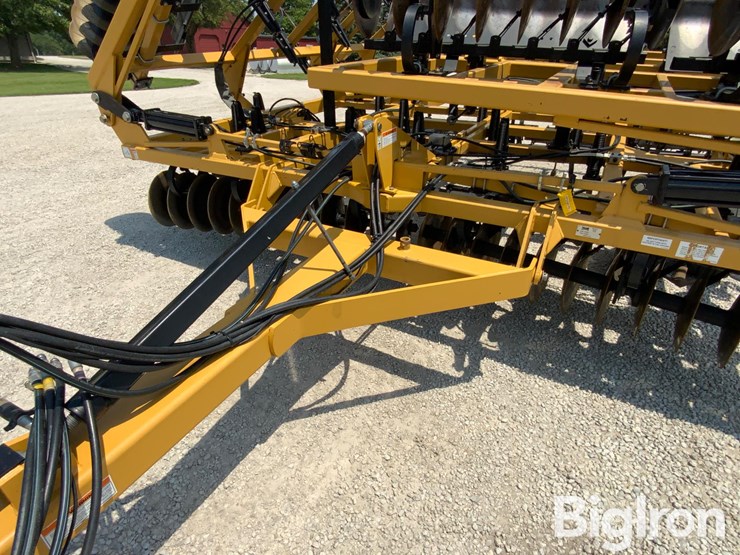 2010-landoll-876-35-image-10