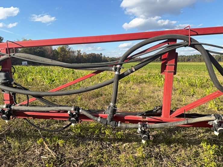 case-ih-3185-patriot-sprayer-image-45