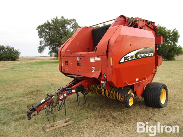 2003-new-holland-br780-image-1