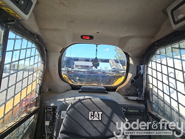 2023-caterpillar-299d3-xe-image-28