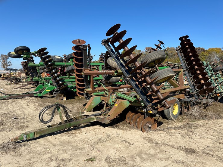 john-deere-26-image-1