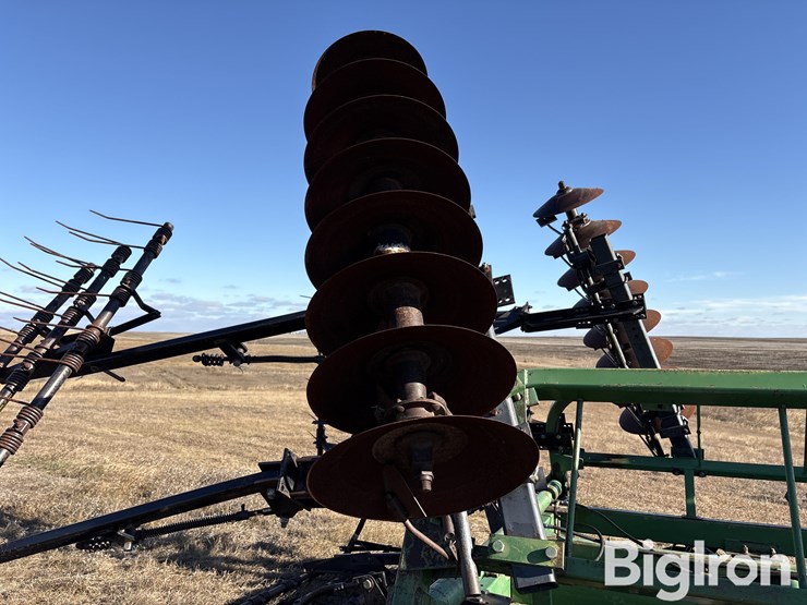 john-deere-230-image-19