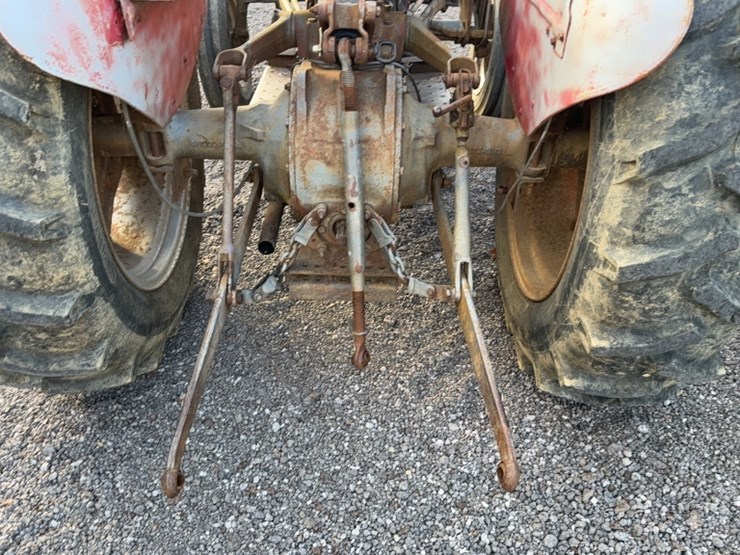 massey-ferguson-135-image-13