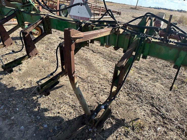 john-deere-845-image-17