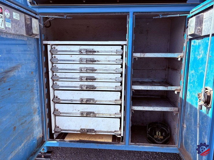 2012-peterbilt-337-image-30