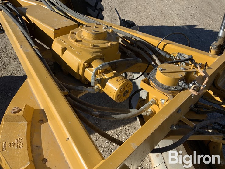 2018-caterpillar-12m3-awd-image-14