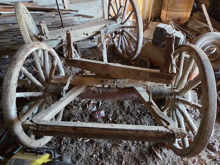 wooden-buck-board-wagon-image-14