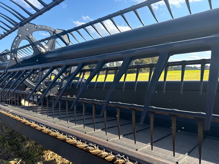 2014-macdon-40-foot-flex-draper-head----header-cart-not-included-image-28