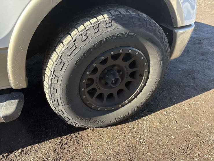 2010-ford-f150-lariat-image-11