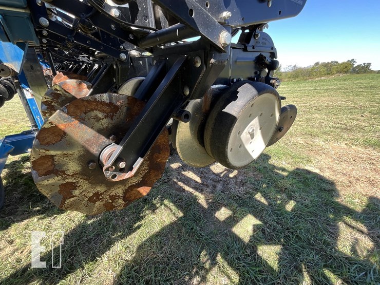 2013-kinze-3600-image-10