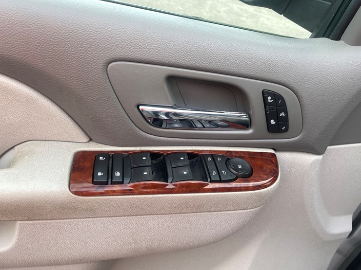 2010-gmc-yukon-image-25