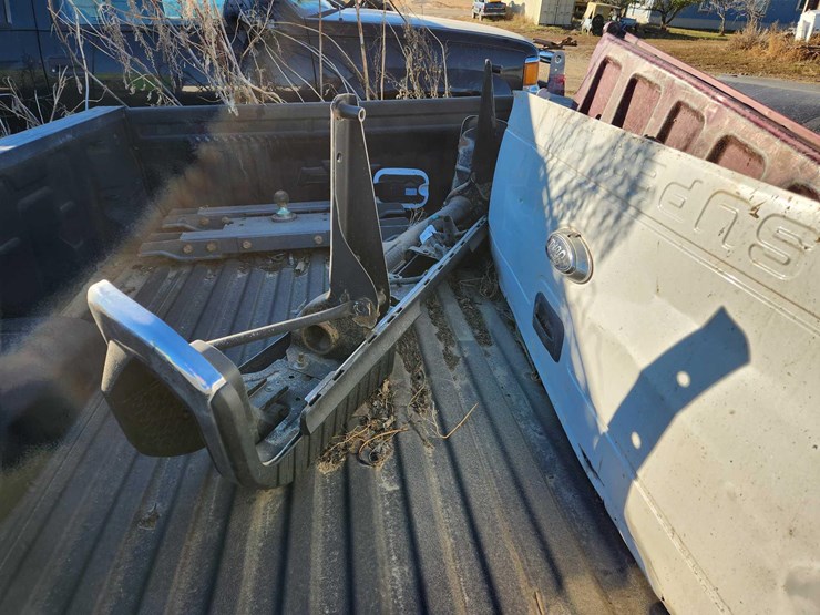 2021-chevrolet-1ton-image-5